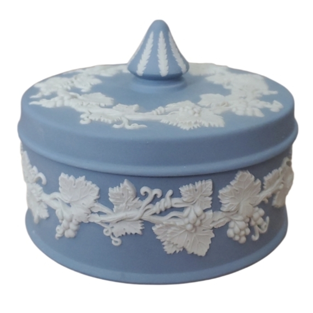 Wedgwood Jasperware Vintage Round Bonbonniere in Pale Blueโ & White